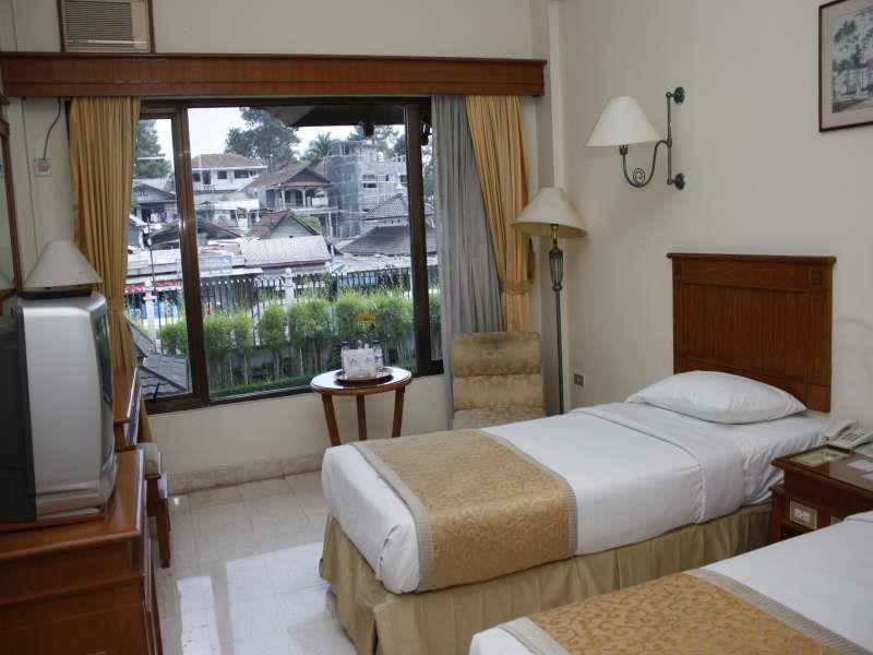 Hotel Parama Puncak Exterior foto