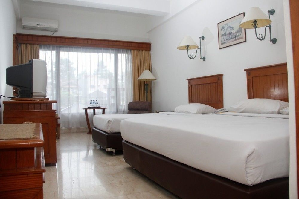 Hotel Parama Puncak Exterior foto